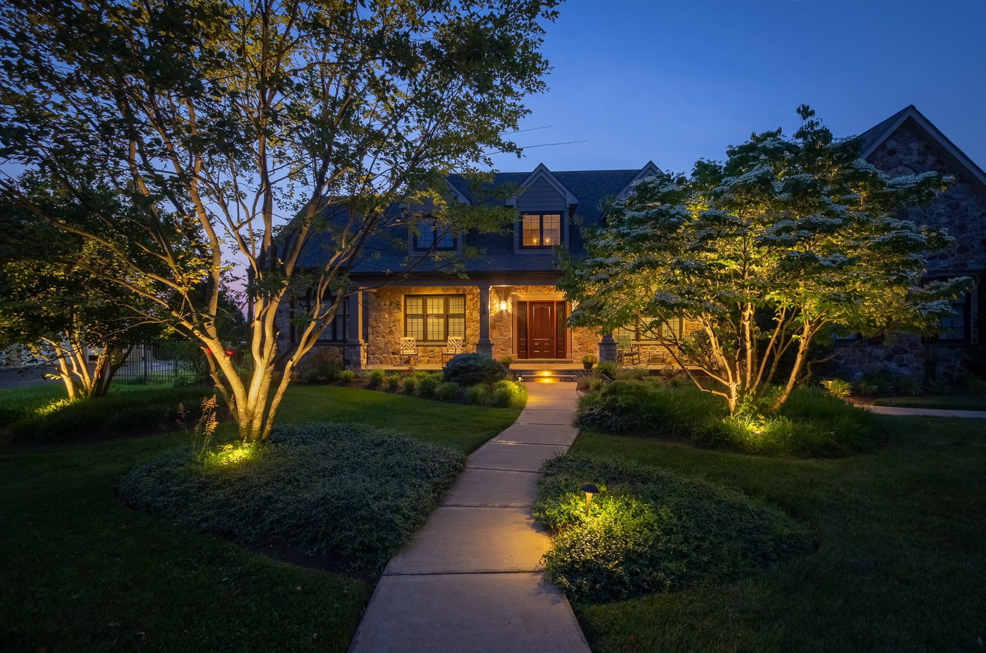 The Art of Illumination Using Solar Lights for Perfect Landscaping
