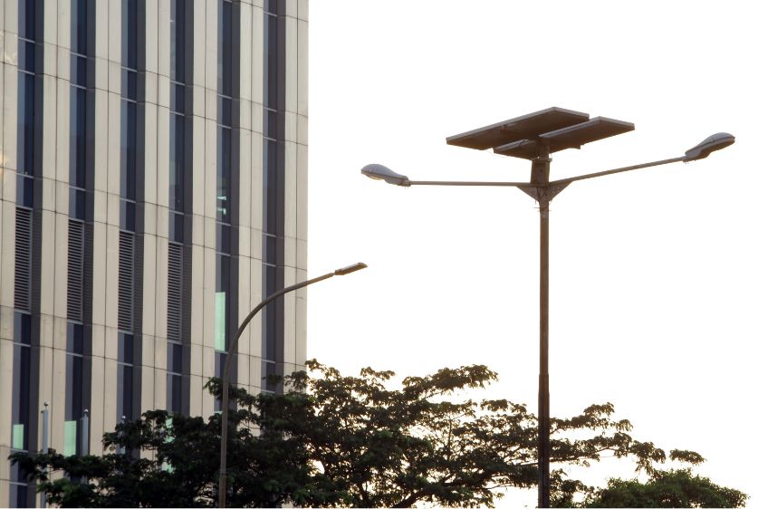 The Benefits of Commercial Solar Lights for Businesses