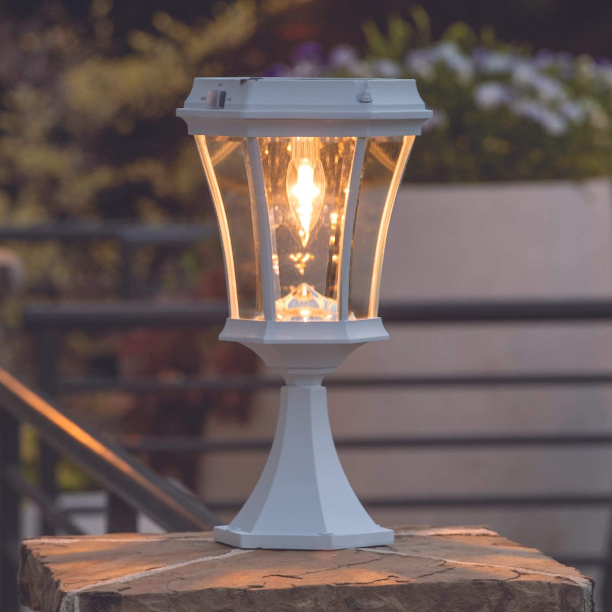 Victorian Solar Powered Lamp Post Light